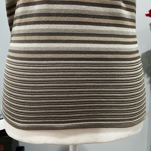 NEW Emanuel Ungaro Silk Striped Neutral Multi Fitted Layering Short Sleeve Top M - Picture 7 of 14